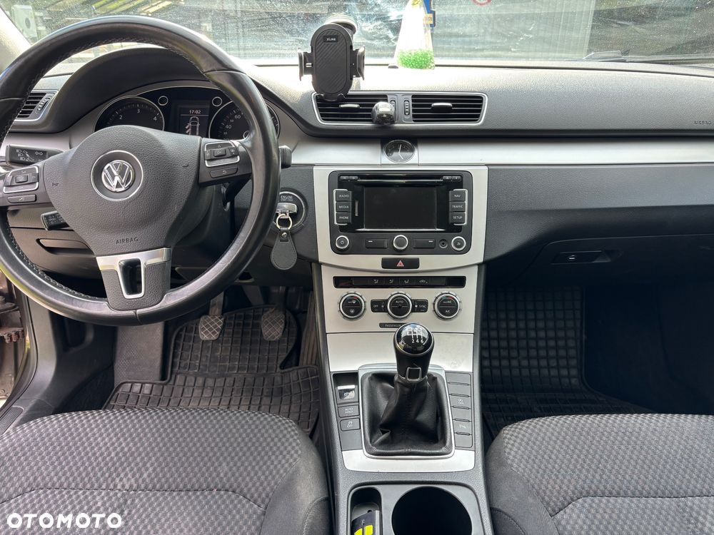 Volkswagen Passat 1.6 TDI BlueMotion - 28