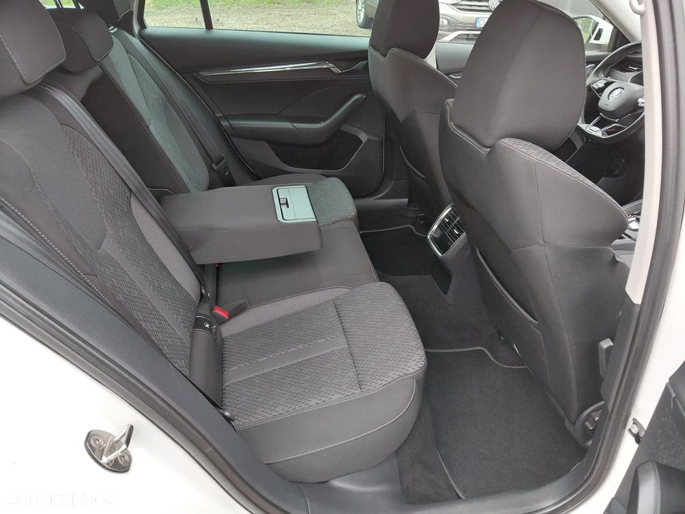 Skoda Octavia 2.0 TDI SCR Style DSG - 16