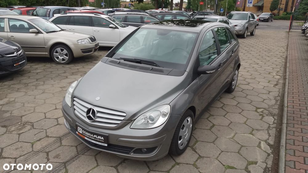 Mercedes-Benz Klasa B 180 CDI Special Edition - 27