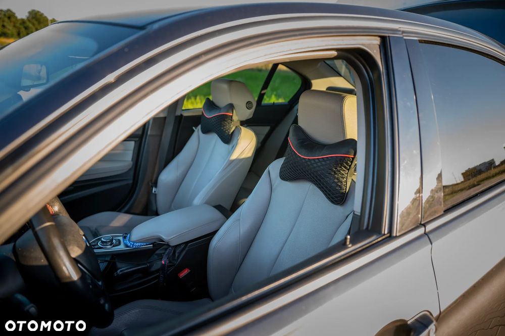 BMW Seria 3 328i - 16