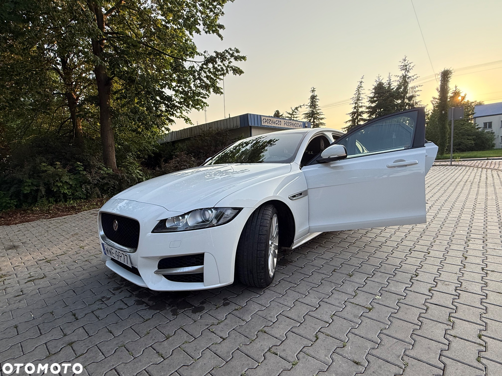 Jaguar XF 20d R-Sport - 7