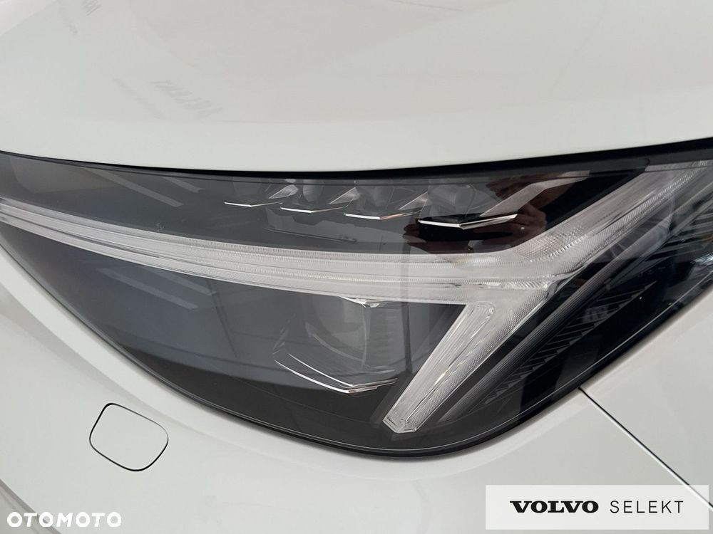 Volvo XC 40 B4 B DKG Ultra Dark - 27
