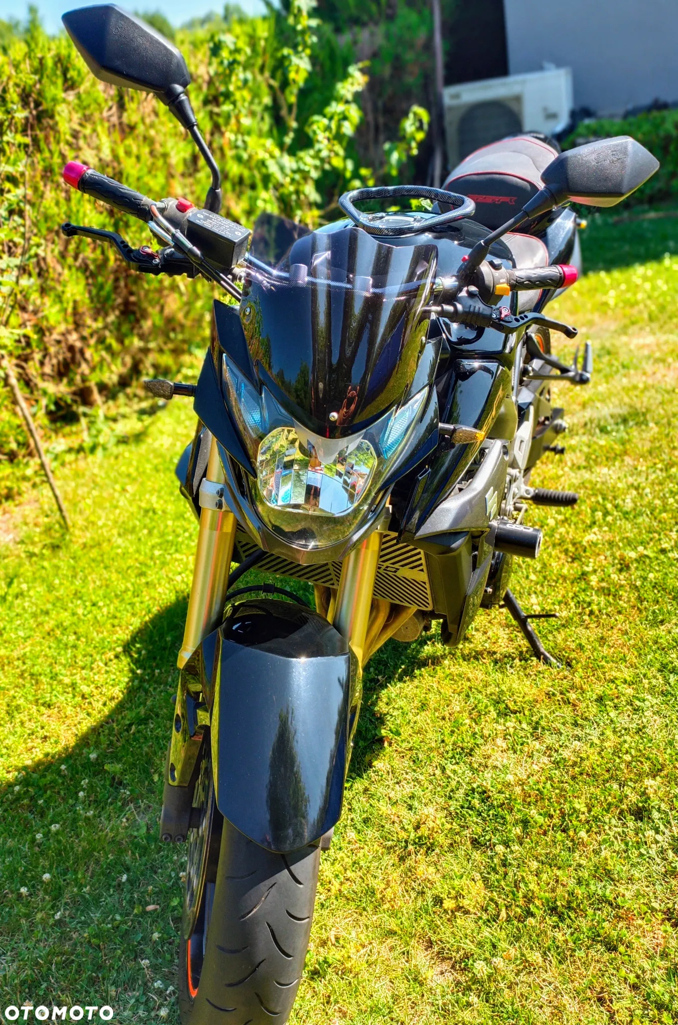 Suzuki GSR - 3