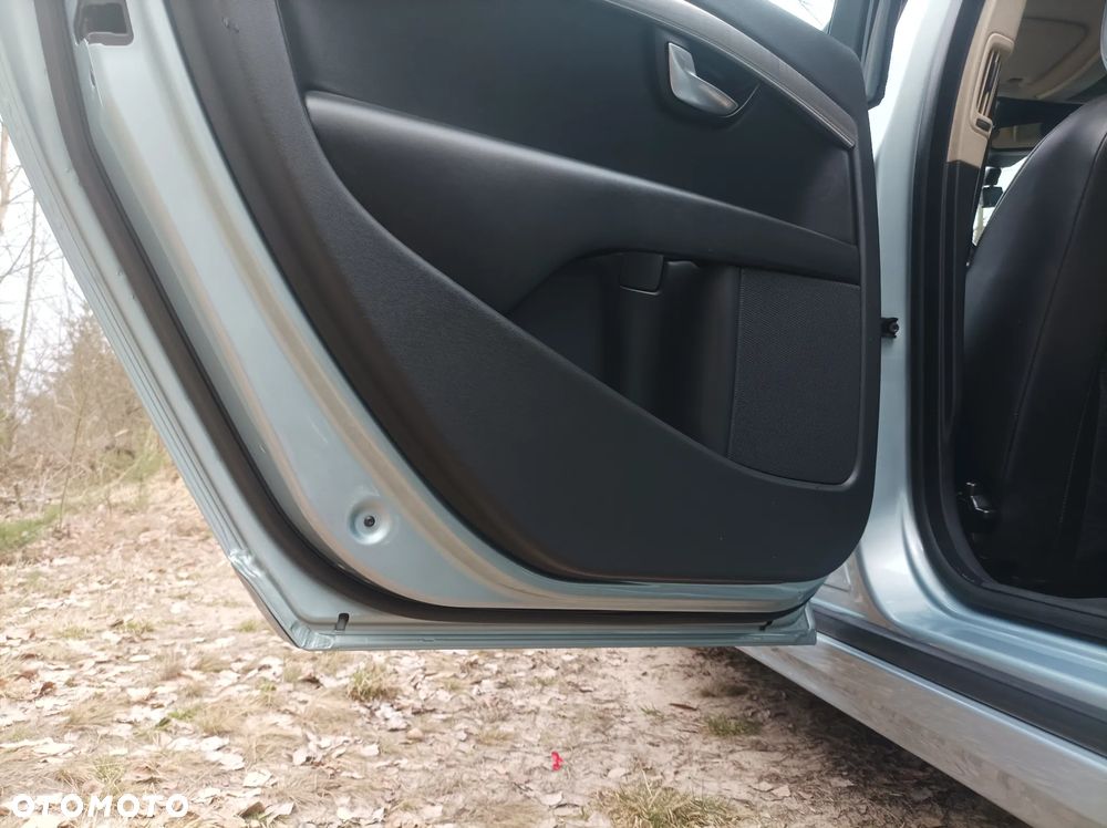 Volvo V70 2.0D Momentum - 12