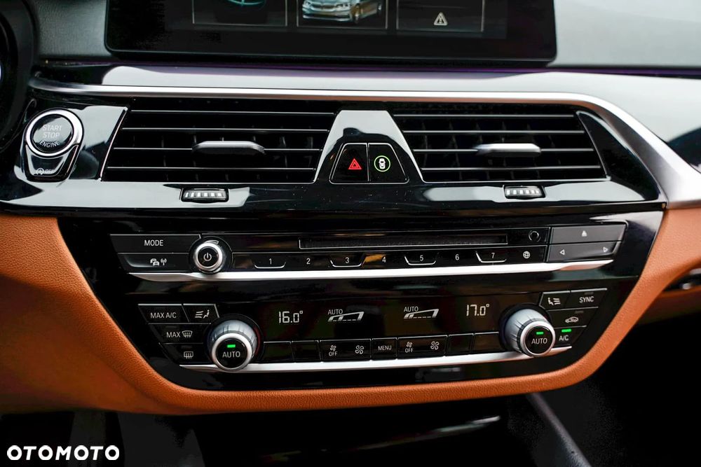 BMW Seria 5 520d Sport Line - 15