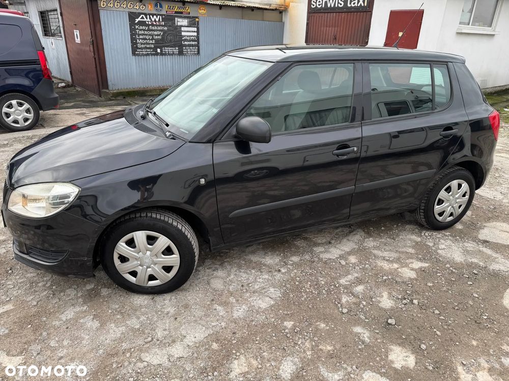 Skoda Fabia 2010 photo 5
