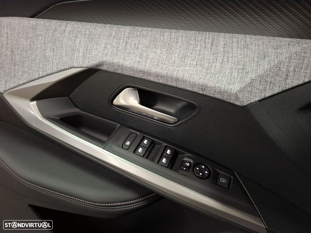 Peugeot 5008 1.2 Hybrid Allure e-DCS6 - 22