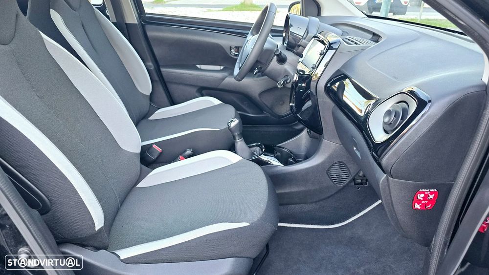 Toyota Aygo 1.0 X-Clusiv - 38