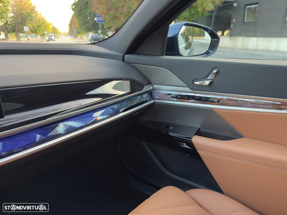 BMW 750 - 21