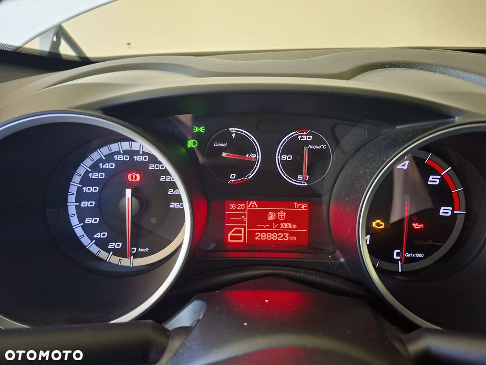 Alfa Romeo Giulietta 2.0 JTDM Distinctive - 11