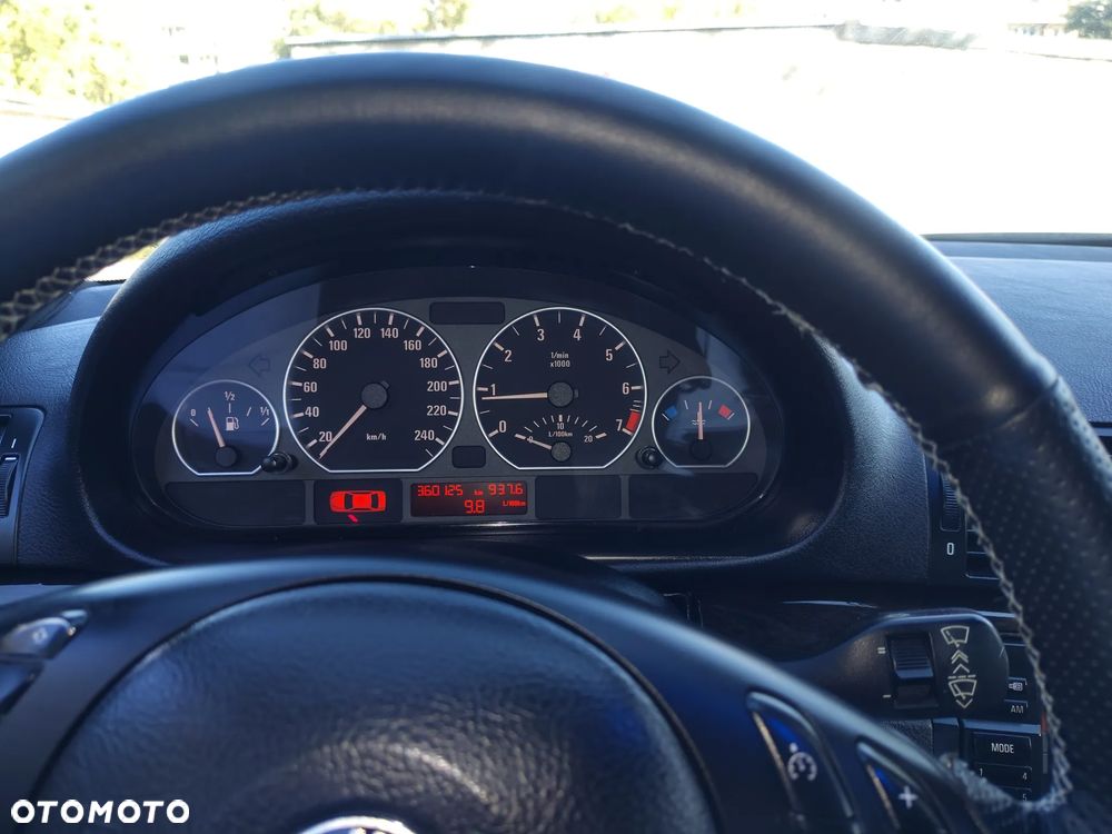 BMW Seria 3 318i - 11