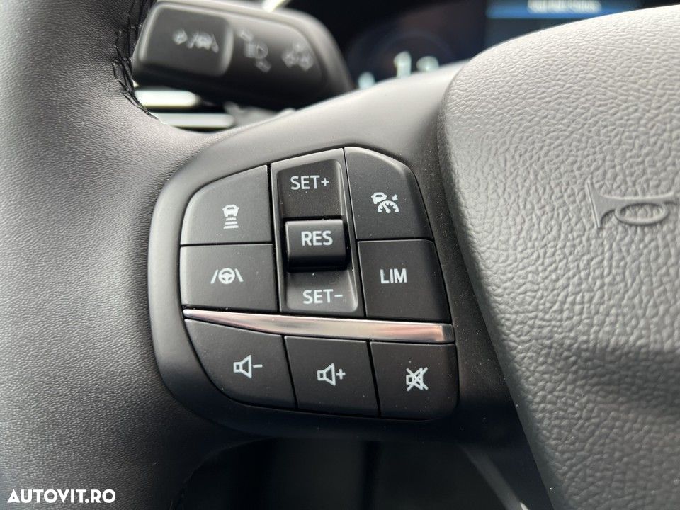 Ford Focus - 23
