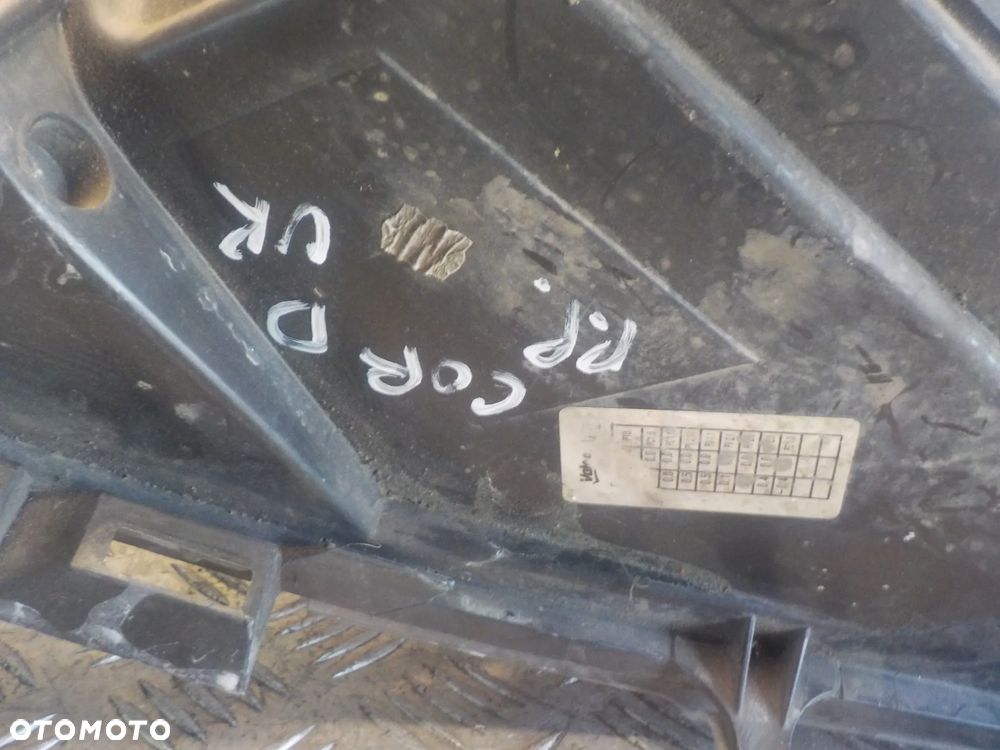 OPEL CORSA D LAMPA PRAWY PRZÓD UK - 4