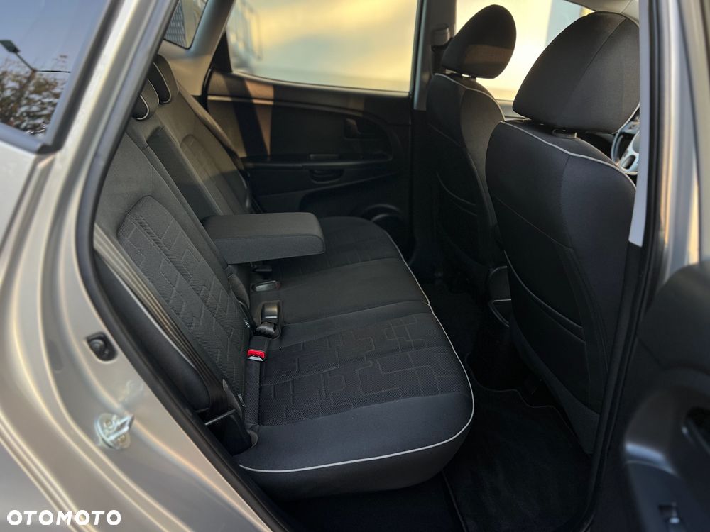 Kia Venga 1.4 CVVT UEFA EURO 2016 - 35