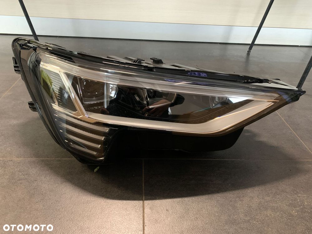lampa prawa audi etron e-tron 4ke - 1