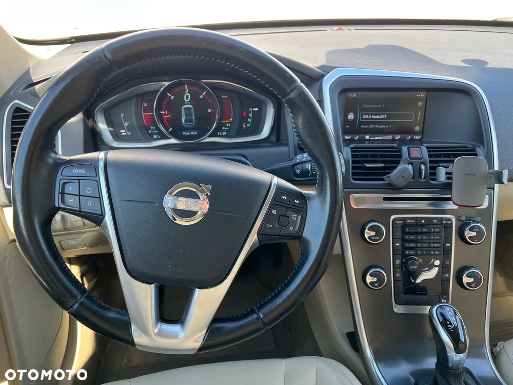 Volvo XC 60 D3 Geartronic Momentum - 36