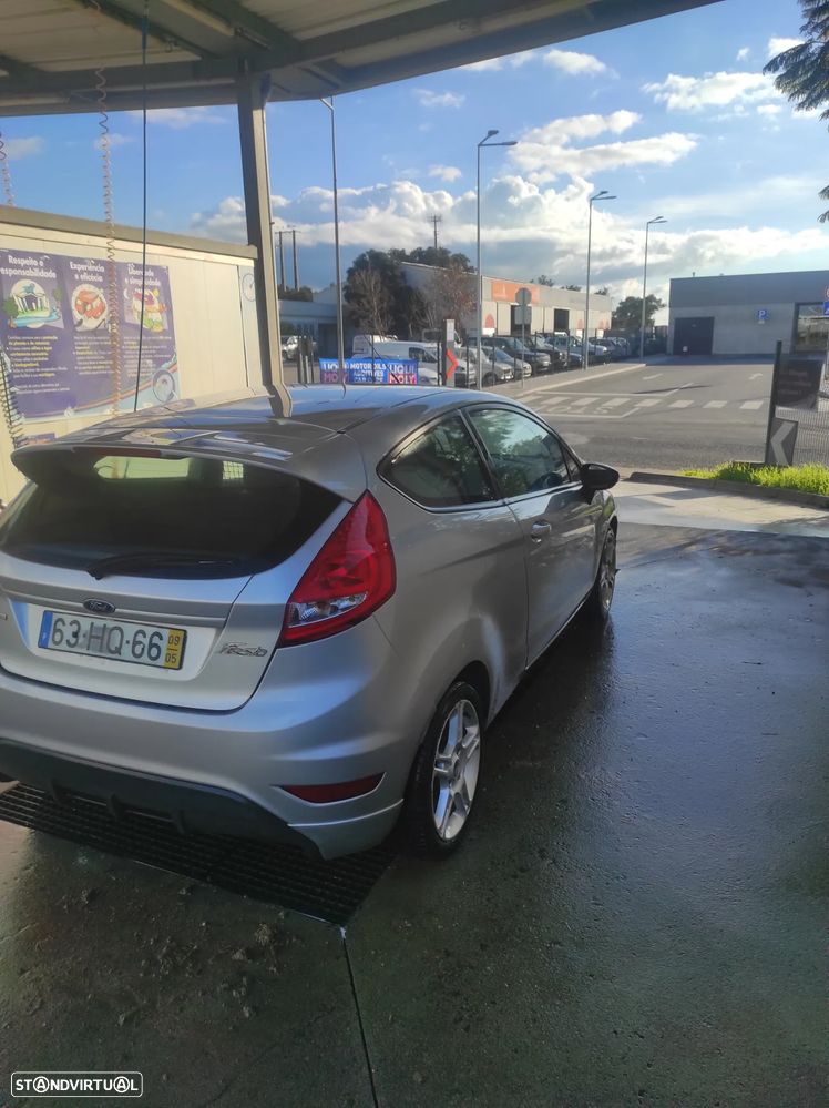 Ford Fiesta 1.6 TDCI Sport - 4