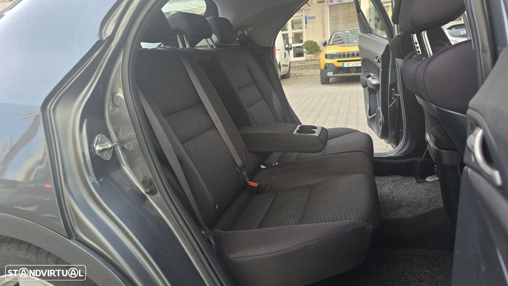 Honda Civic 1.4 i-VTEC Comfort - 12