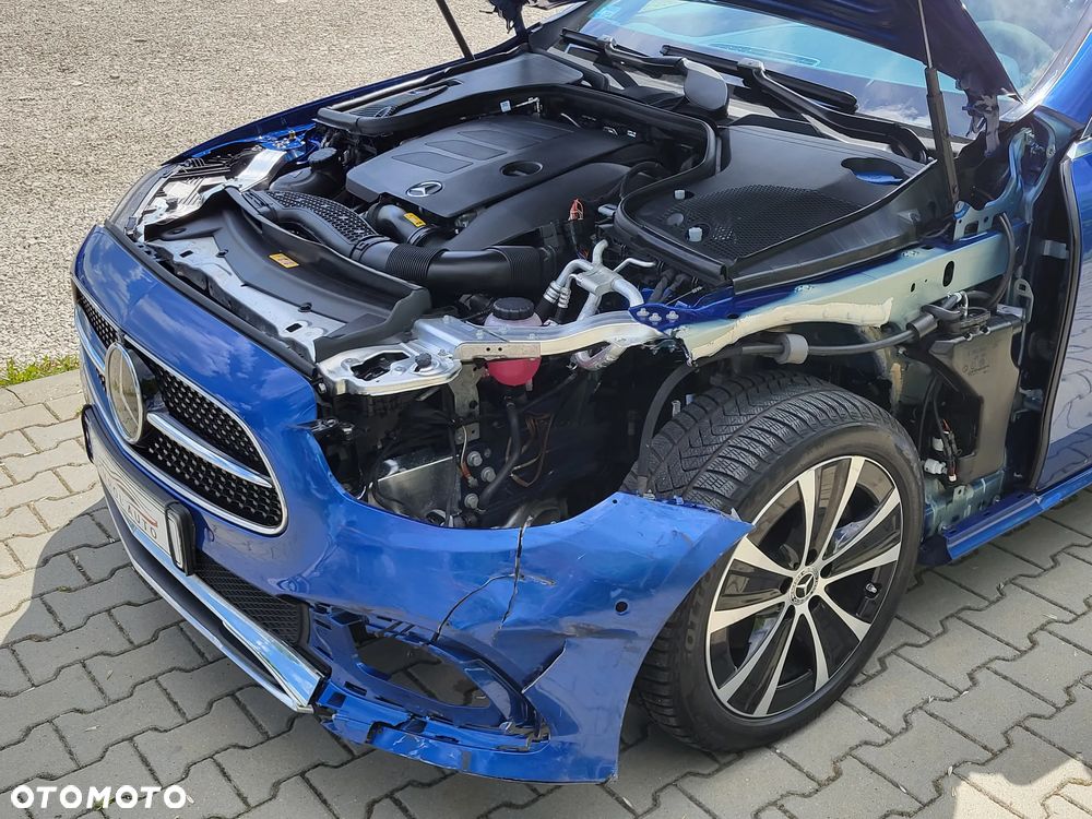 Mercedes-Benz Klasa E 200 Coupe 4-Matic 9G-TRONIC - 34