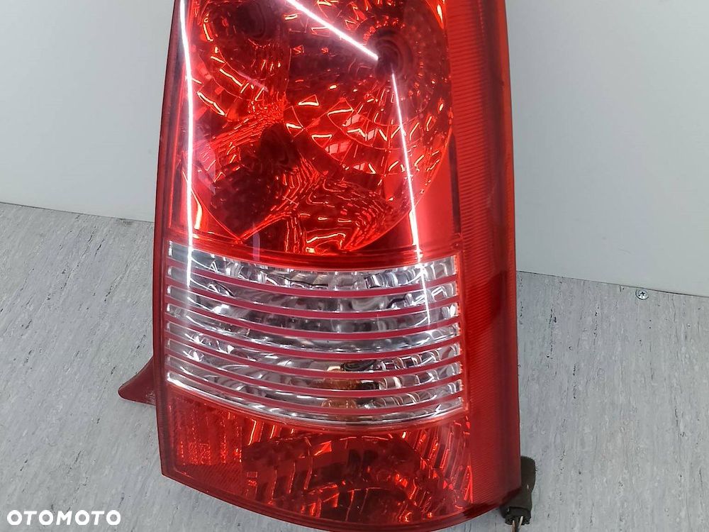 LAMPA TYLNA PRAWA KIA PICANTO I 92402-070 HATCHBACK - 4
