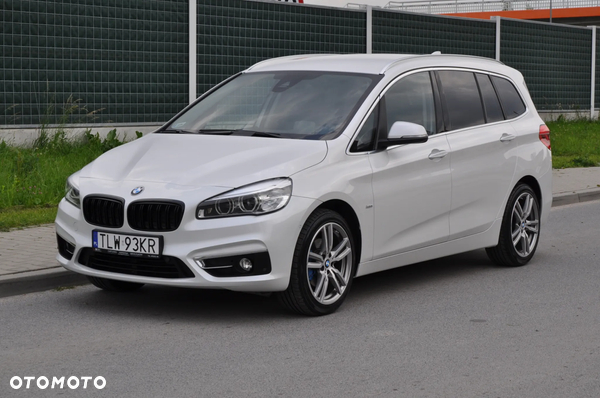 BMW Seria 2 216d Luxury Line