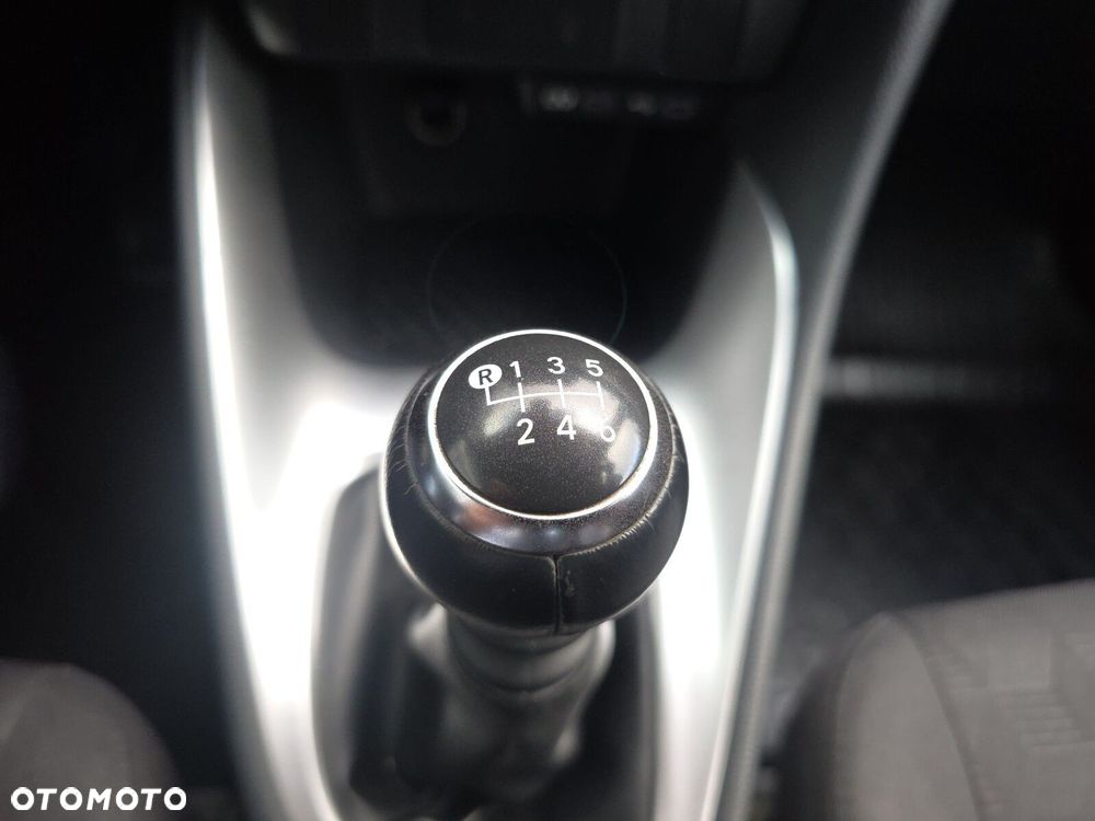 Toyota Yaris 1.5 Comfort - 26