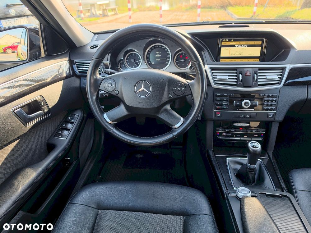 Mercedes-Benz Klasa E 250 CDI DPF BlueEFFICIENCY Avantgarde - 24