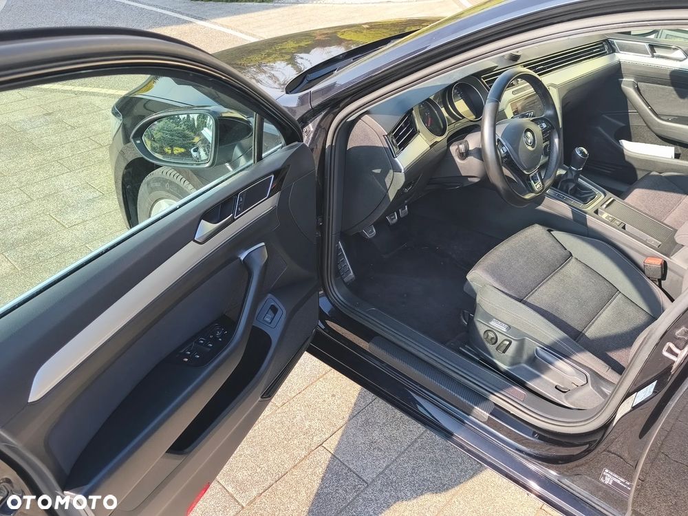 Volkswagen Passat 2.0 TDI (BlueMotion Technology) Highline - 12