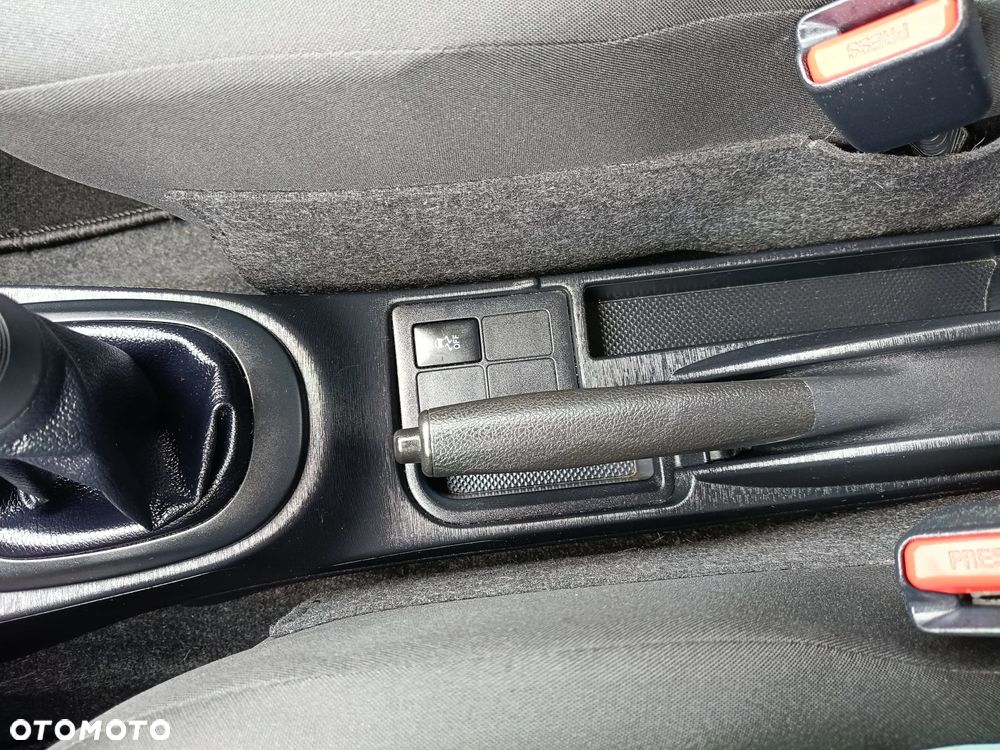 Toyota Yaris - 17