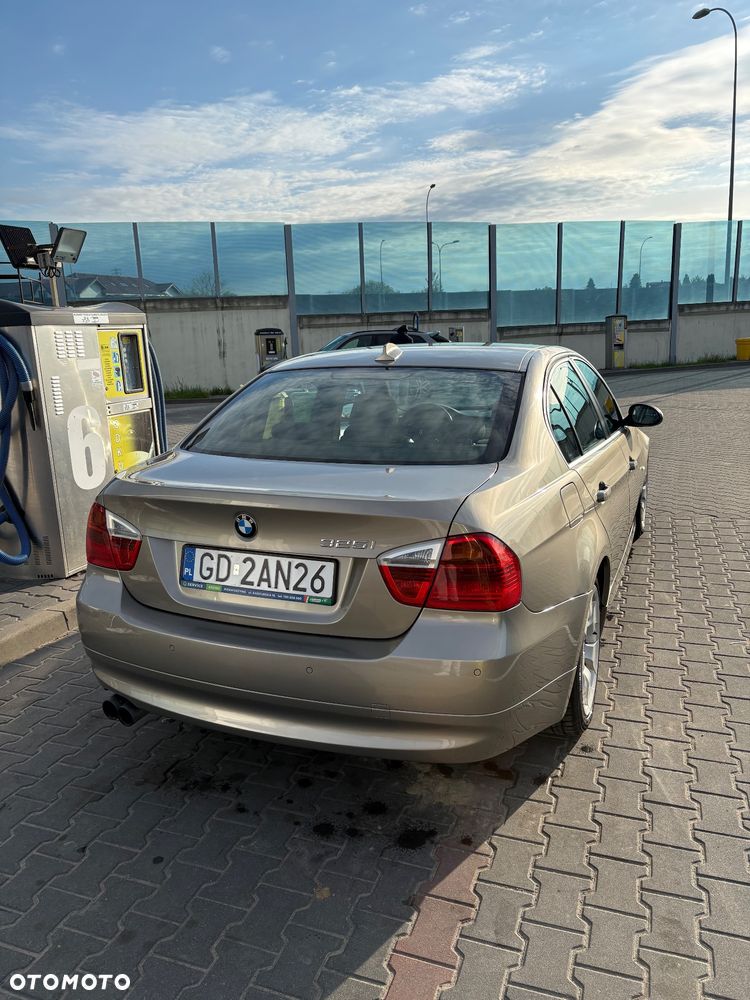 BMW Seria 3 325i - 5