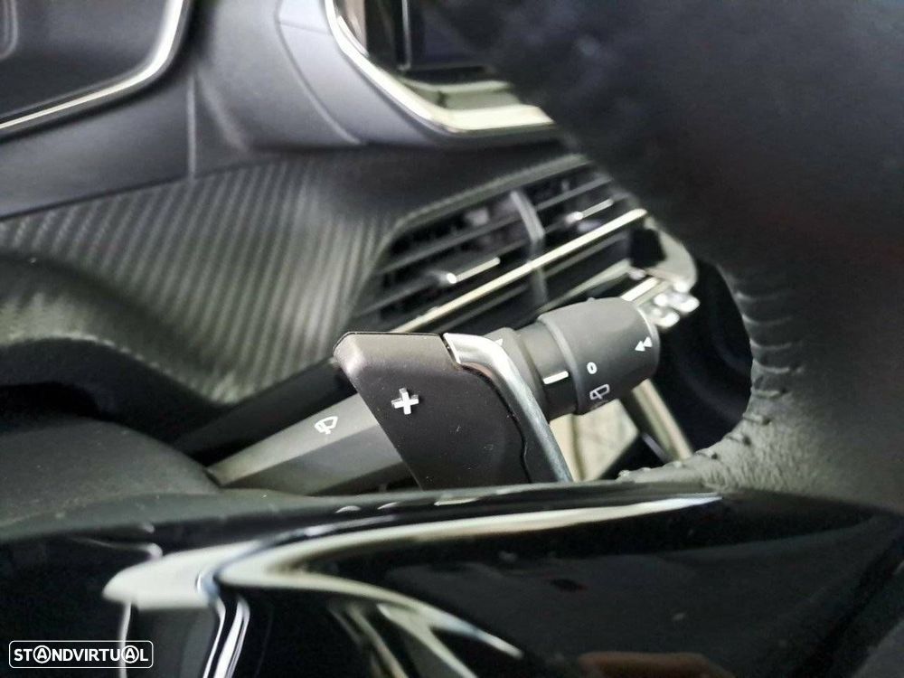 Peugeot 208 1.2 Hybrid Allure e-DCS6 - 15