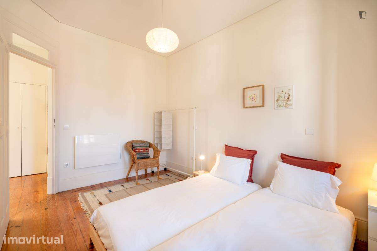 Casa com 3 quartos - localizado em Ramalde Porto - Grande imagem: 5/59
