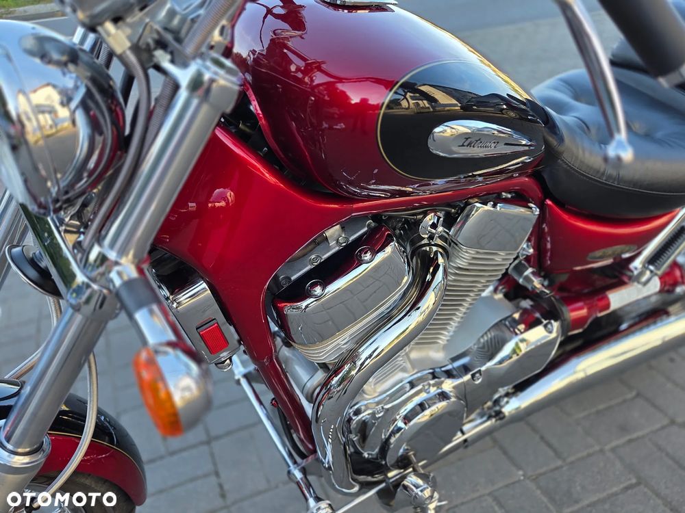 Suzuki Intruder - 31