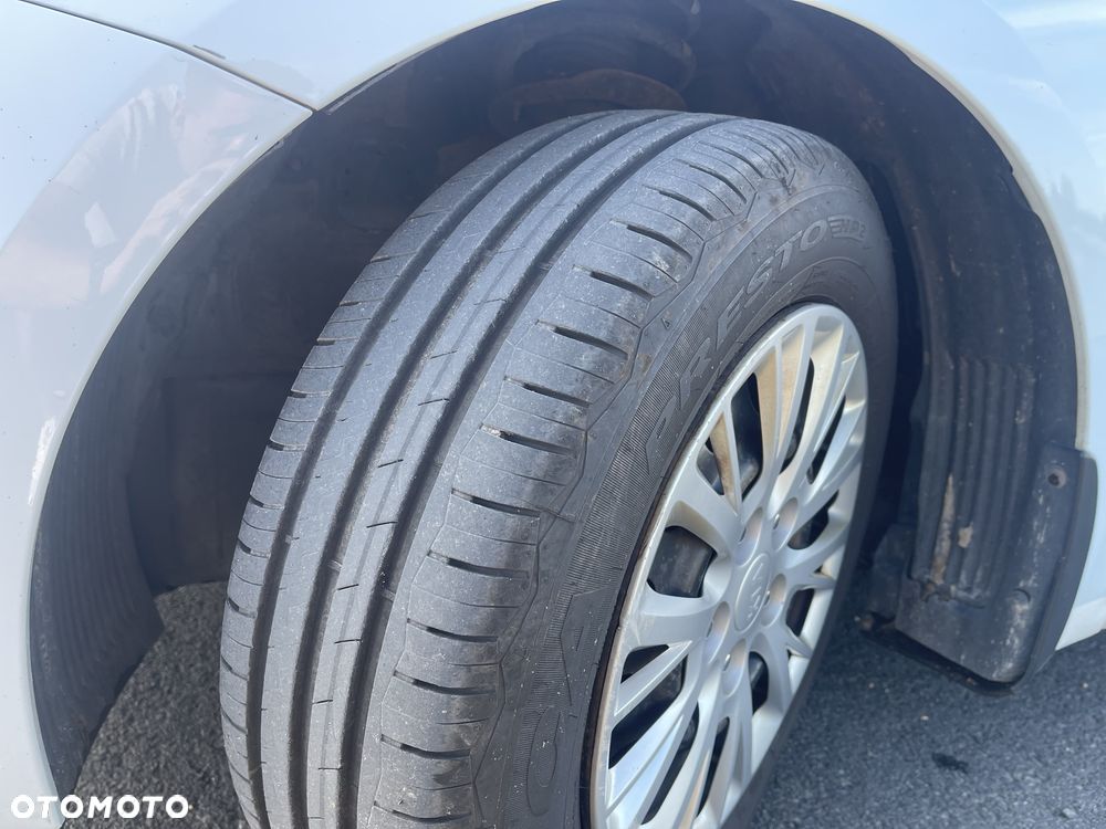 Kia Ceed - 8