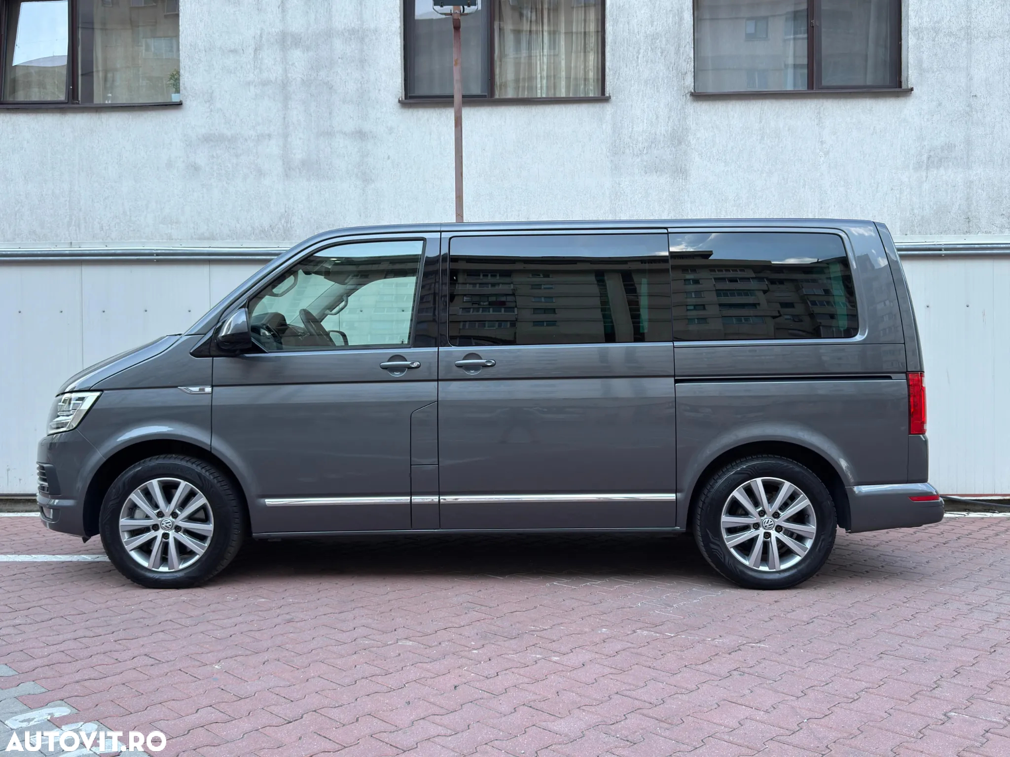 Volkswagen Multivan - 12