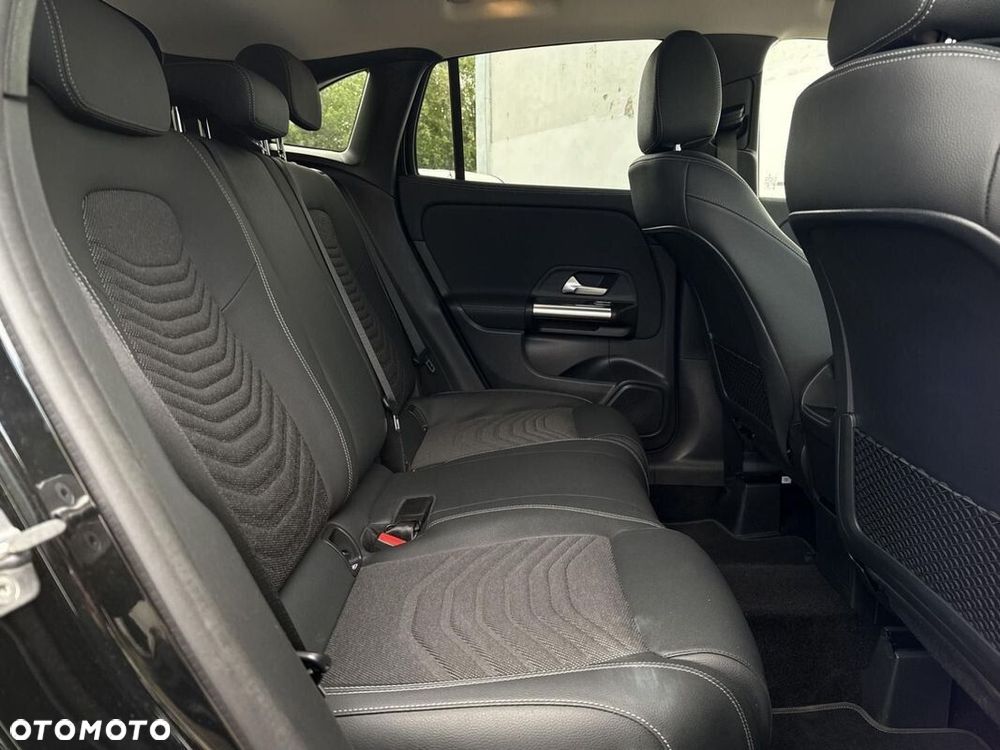 Mercedes-Benz GLA - 17
