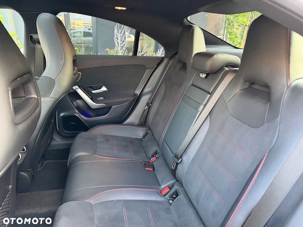 Mercedes-Benz CLA 200 AMG Line 7G-DCT - 35