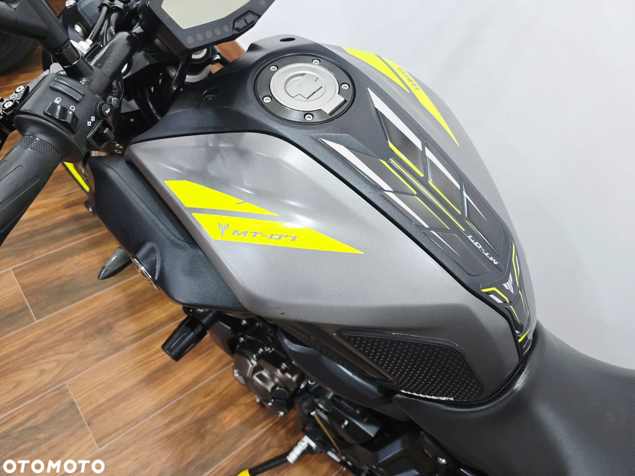 Yamaha MT - 8