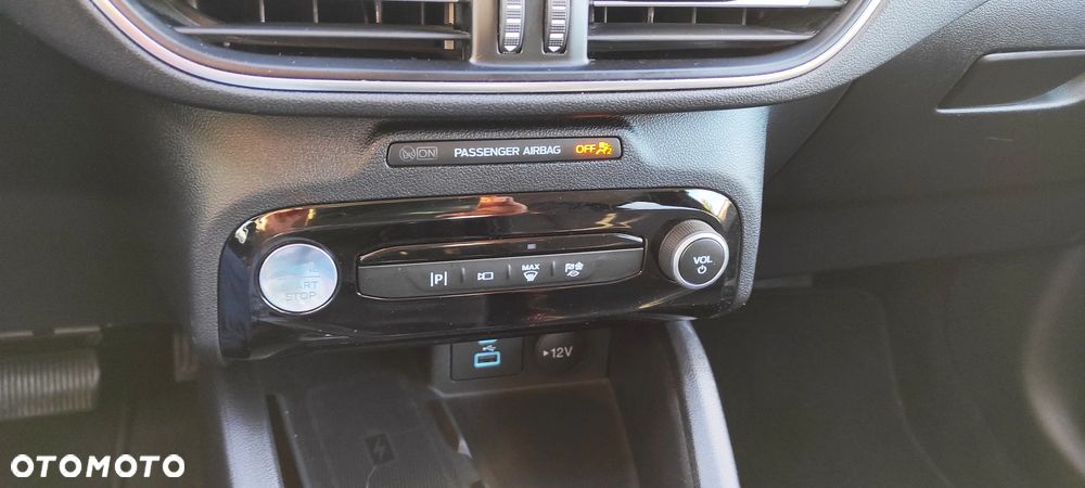 Ford Kuga - 23