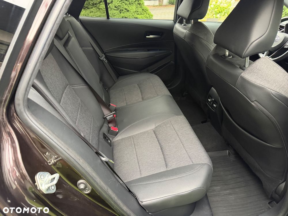 Toyota Corolla 1.8 Hybrid Selection - 29