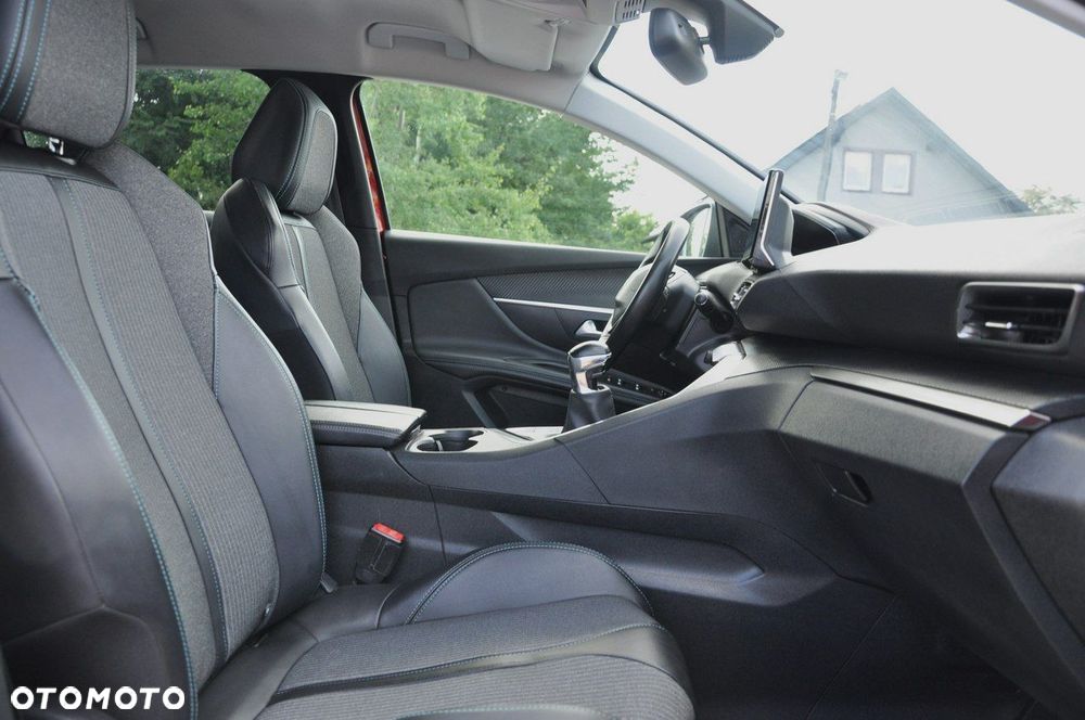 Peugeot 3008 1.2 PureTech Allure Pack S&S - 16