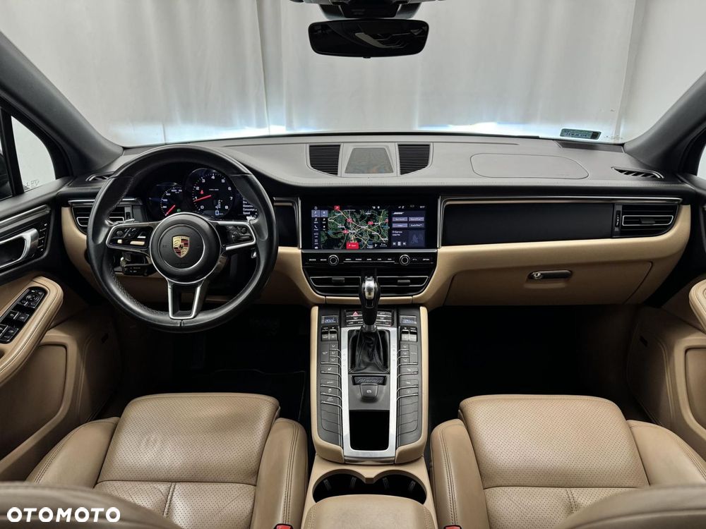 Porsche Macan Standard - 30