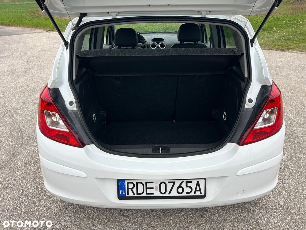 Opel Corsa 1.2 16V Essentia - 18