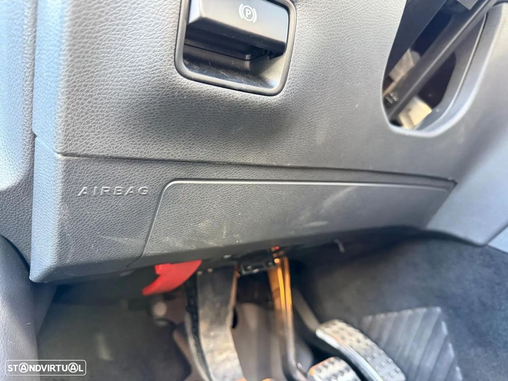 Mercedes-Benz A 180 AMG Line - 31