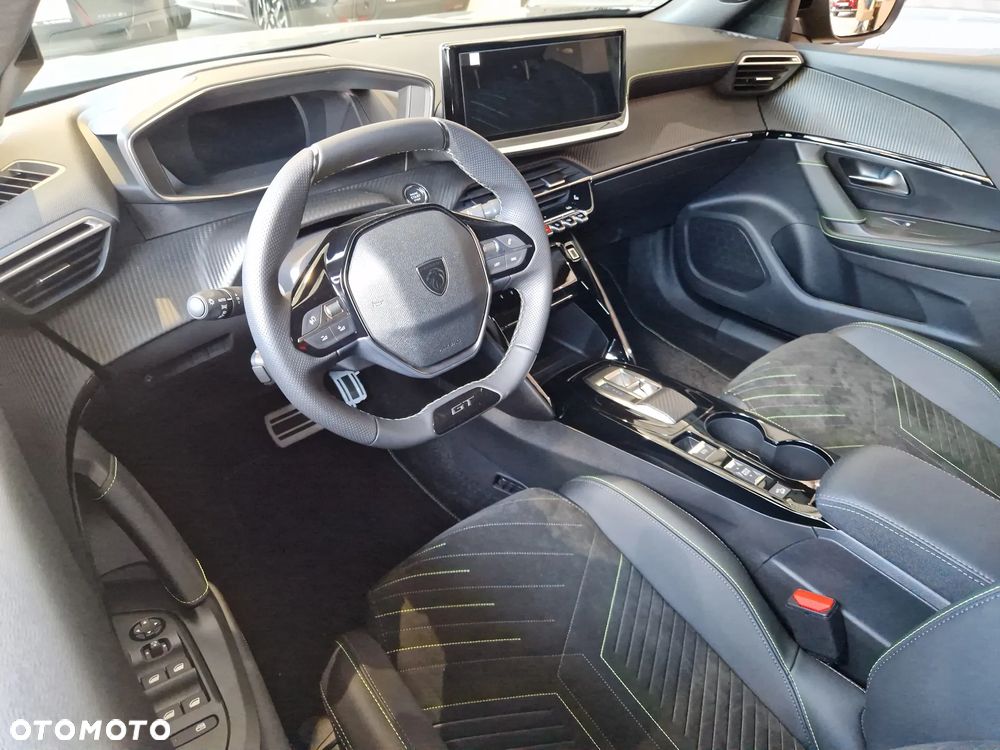 Peugeot 2008 PureTech mHEV GT E-DCS6 - 12