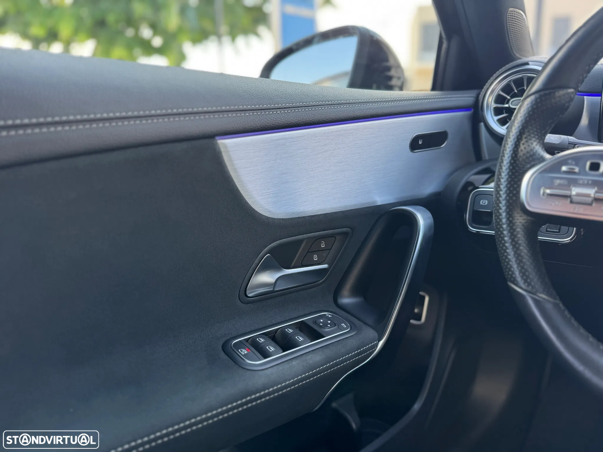 Mercedes-Benz A 250 e AMG Line - 17