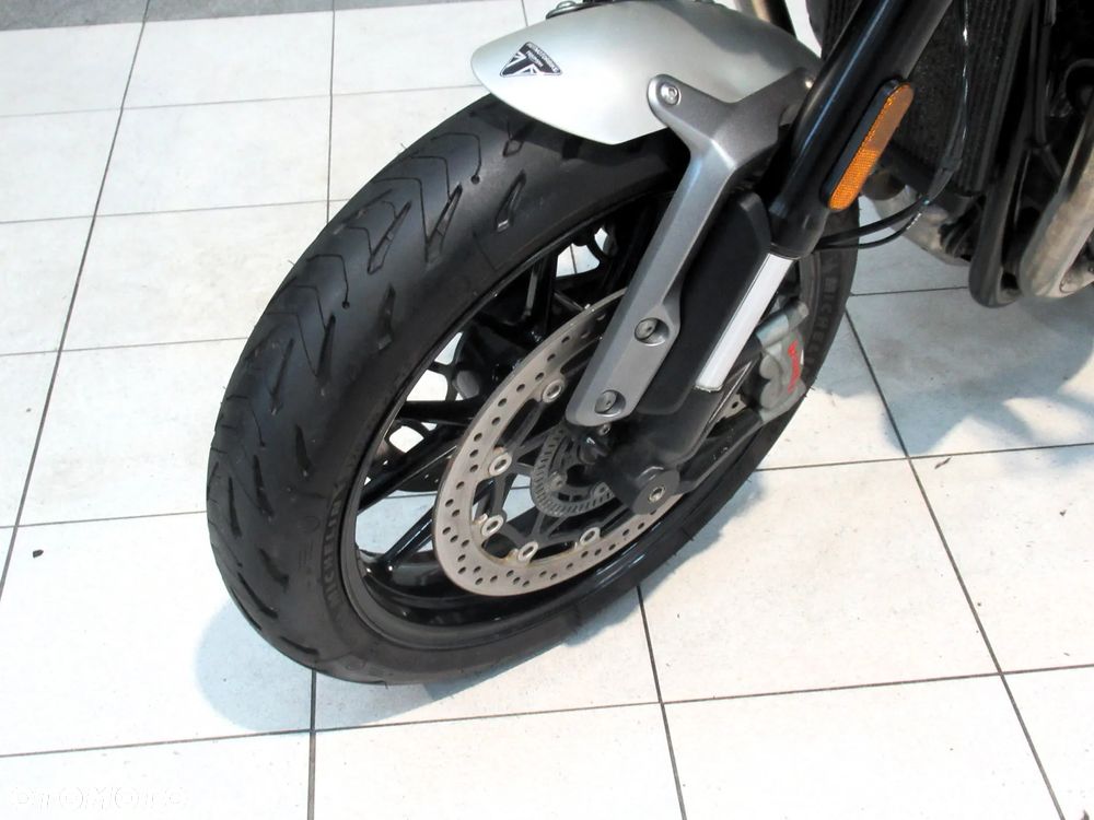 Triumph Speed Twin - 17