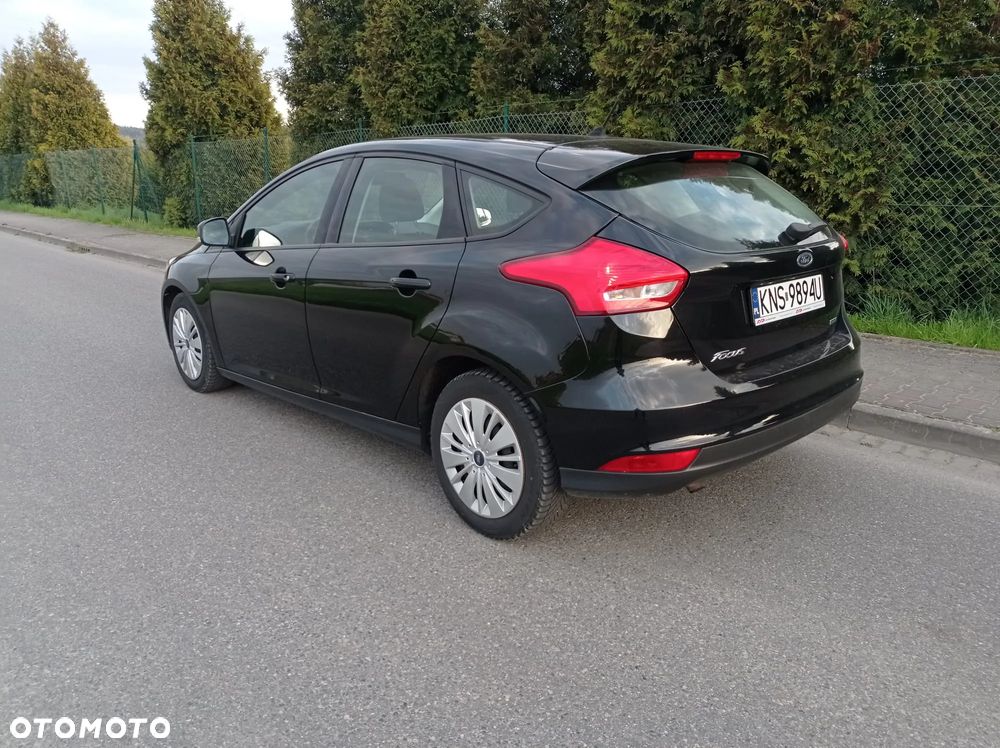Ford Focus 1.0 EcoBoost Ambiente - 8