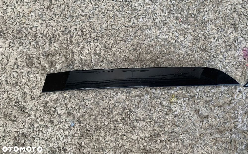 Evoque 19- listwa przód prawa K8D2-15A245-BC KOMPLET - 2