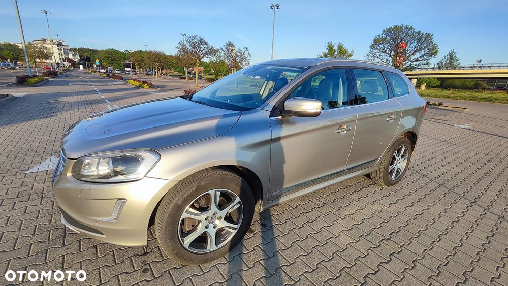 Volvo XC 60 D5 AWD Summum - 2